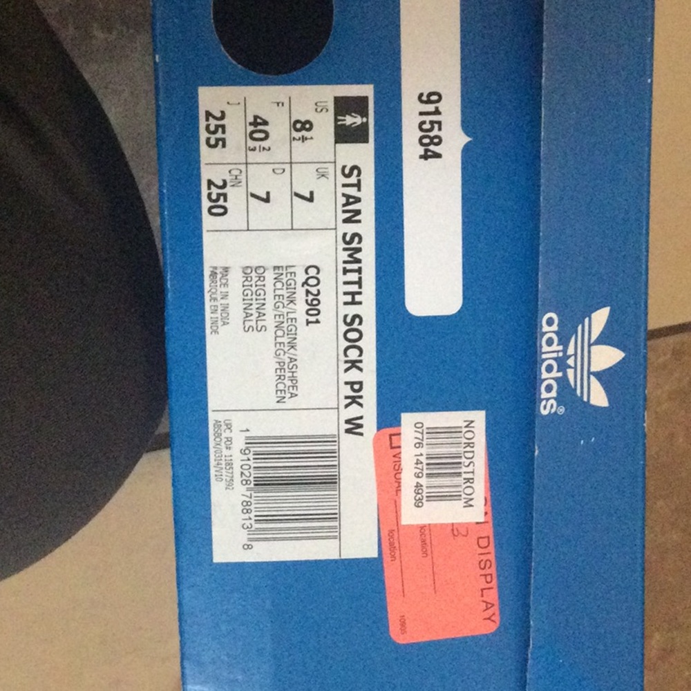 Sneakers - Picture 5 of 8